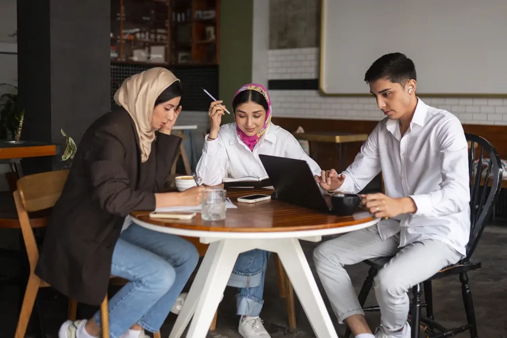 منحة التميز الأكاديمي-جامعة فيرتكس