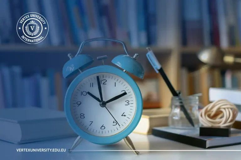 التخطيط المسبق وتهيئة الطالب: نهج مؤسسي في جامعة فيرتكس قبل انطلاق الفصل الدراسي